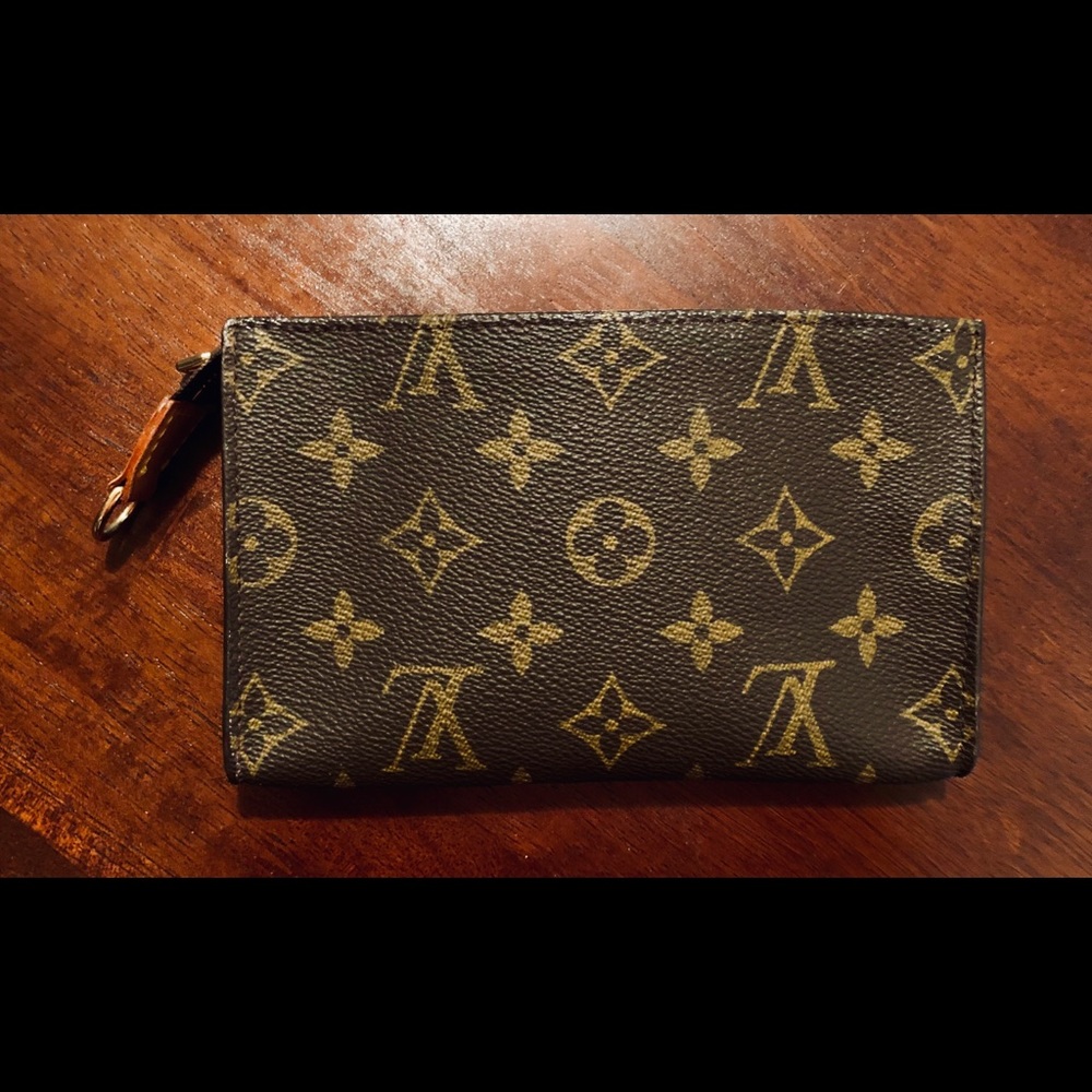 LOUIS VUITTON POCHE MONOGRAM TOILETRY COSMETIC BAG